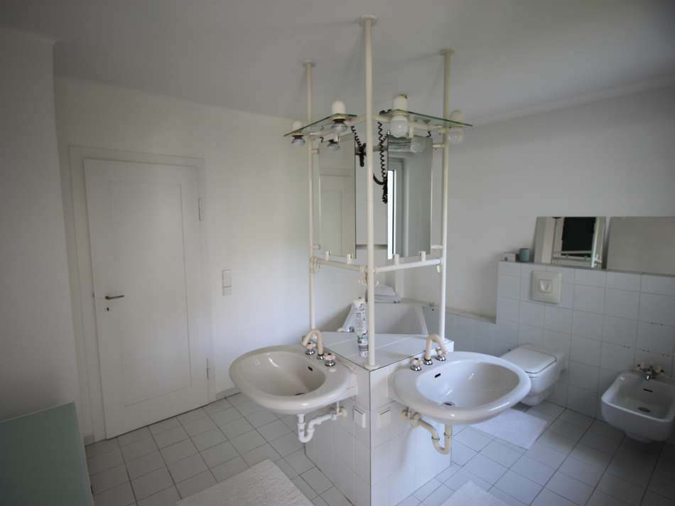 Bad mit Wanne