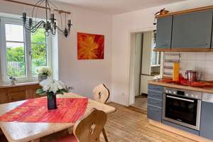 Schnuckeliges Einfamilienhaus inmitten von Geisenhausen - OHNE KÄUFER-PROVISION !!! – Landshuter Strasse 35, 84144 Geisenhausen – Vorschaubild 1