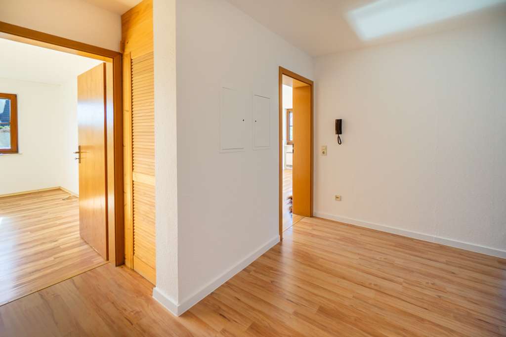 Immobilie in Bergatreute - Bergatreute - Gepflegte 4-Zi.-Wohnung mit eigenem kleinem Garten… - Bild 1