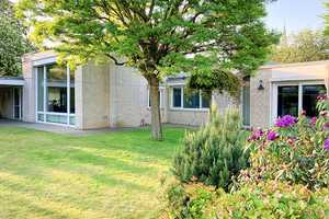 Rarität in Herrenhausen! Großzügig geschnittener Bungalow im Architektenviertel. – Hannover – Vorschaubild 1
