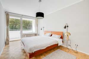 AIGNER- Hochwertig sanierte 2-Zimmer-Wohnung zur Selbstnutzung oder als Kapitalanlage in Bogenhausen – München – Vorschaubild 3