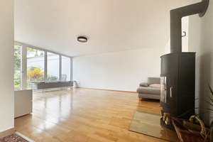 Lichtdurchfluteter Atrium Bungalow (4-Zimmer) mit Garten in Gräfelfing in ruhiger, sonniger Lage – Die vollständige Adresse der Immobilie erhältst du vom Anbieter., 82166 Gräfelfing – Vorschaubild 4