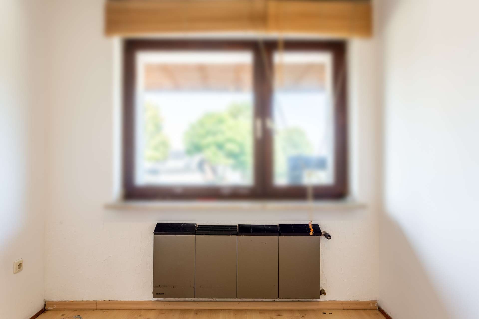 Immobilie in Nettersheim - Handwerker aufgepasst! Großes Wohnhaus mit Scheune, Garagen und großem Grundstück - Bild 9