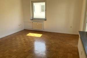 Geräumige, gepflegte 4 Zimmer-Wohnung mit Balkon in ruhiger guter Stadtrandlage – Die vollständige Adresse der Immobilie erhältst du vom Anbieter., 34125 Fasanenhof, Kassel – Vorschaubild 3