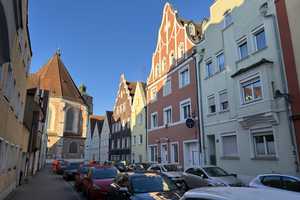 Provisionsfrei: Altstadtjuwel mit Top-Rendite – Historisches Stadthaus nahe Liebfrauenmünster