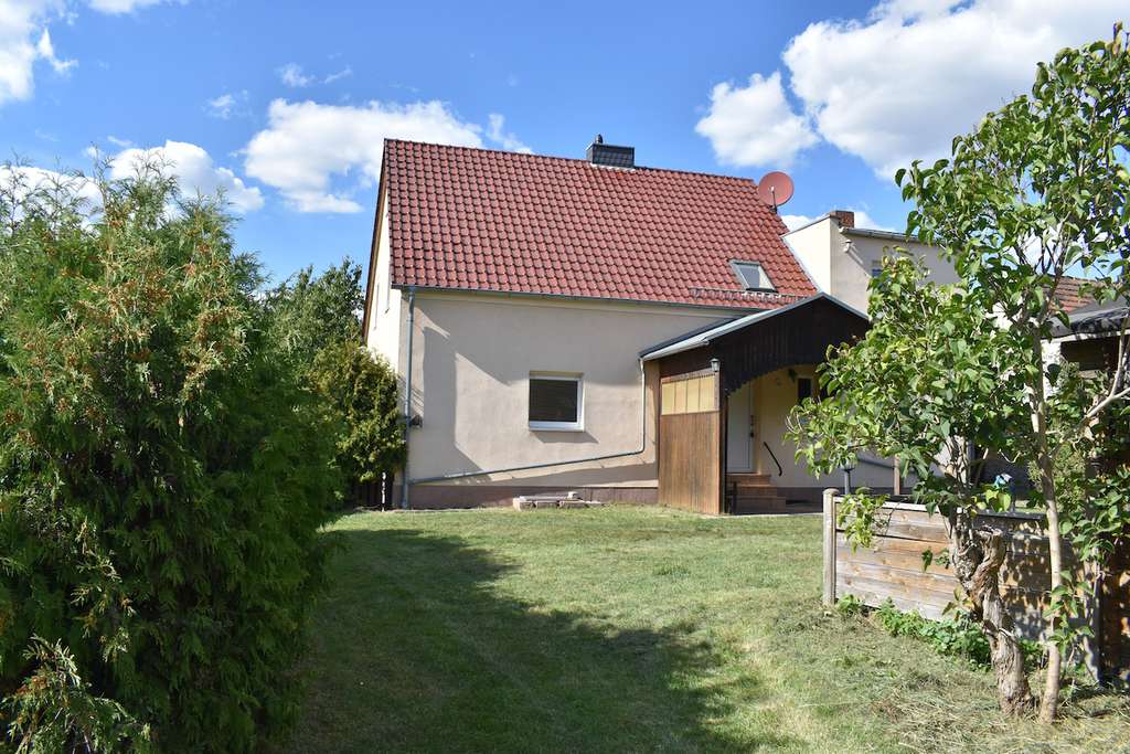 Immobilie in Beilrode - Charmantes Zweifamilienhaus mit großem Grundstück - Bild 2