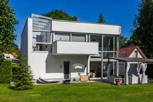 Bildschöne Bauhaus-Villa mit erstklassiger Ausstattung und sonnigem Südwestgarten – Die vollständige Adresse der Immobilie erhältst du vom Anbieter., 13585 Spandau (Ortsteil), Berlin – Vorschaubild 4