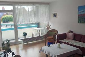 Sehr helle 3 Zimmer-Etagenwohnung mit großer, ruhiger Loggia