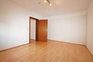 Großzügige 3-Zimmer-Wohnung mit Potenzial, Balkon und Garage in Wiesbaden-Bierstadt – 65191 Bierstadt, Wiesbaden – Vorschaubild 8