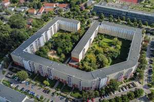 Langfristig Vermietet: 2-Zimmer-Wohnung mit Balkon und Kellerabteil in Hohenschönhausen – Die vollständige Adresse der Immobilie erhältst du vom Anbieter., 13059 Neu-Hohenschönhausen, Berlin – Vorschaubild 1