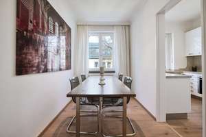 Stil und Charme: Möblierte 2,5-Zimmer-Wohnung mit Balkon in feinster Bogenhauser Lage – Die vollständige Adresse der Immobilie erhältst du vom Anbieter., 81679 Herzogpark, München – Vorschaubild 4