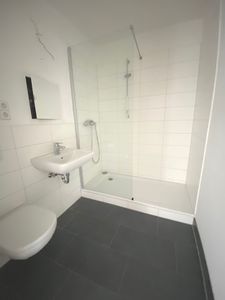 Komfortabel wohnen: Modernisiertes Zuhause mit Balkon, Aufzug und guter Anbindung