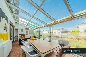 Charmantes Familiendomizil in Bestlage von Rondorf: 109m² Wfl. + 21m² Wintergarten mit Kaminofen