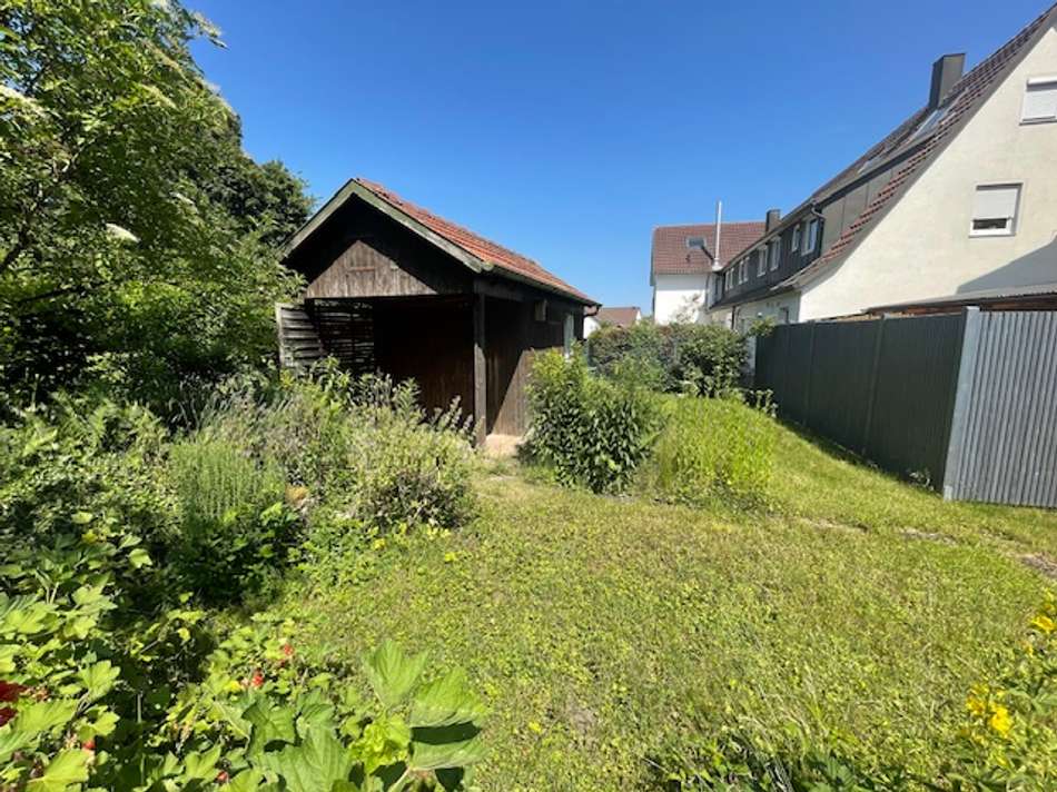 Garten mit Gartenhaus