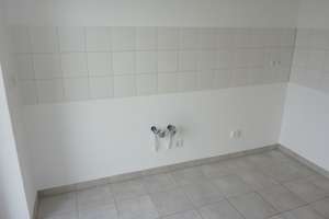 Hier fühlen sich alle wohl! - Tolle 3-Raum mit Balkon und schickem Laminat – Lutherstr. 24, 9126 Lutherviertel, Chemnitz – Vorschaubild 4