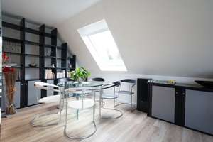 Möblierte Dachgeschosswohnung in idyllischer Lage – Die vollständige Adresse der Immobilie erhältst du vom Anbieter., 51107 Rath/Heumar, Köln – Vorschaubild 3