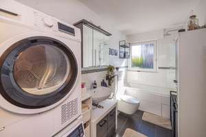 Panoramaaussicht inklusive: Modernisierte 3-Zimmer-Wohnung mit Loggia und Garage – Die vollständige Adresse der Immobilie erhältst du vom Anbieter., 51381 Bergisch Neukirchen, Leverkusen – Vorschaubild 9