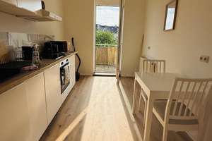 Hochwertig sanierte 2-Zimmer-Wohnung (teil/möbliert) mit großem Sonnenbalkon in Leipzig-Holzhausen – Grenzstraße 3, 4288 Holzhausen, Leipzig – Vorschaubild 1