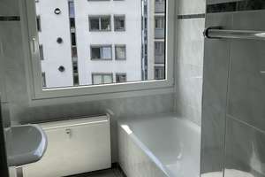 Helle 3-Zimmer-Wohnung mit Balkon / 115 m² – Am Bonneshof 30, 40474 Golzheim, Düsseldorf – Vorschaubild 10
