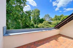 Maisonette am Thielpark in Berlin-Dahlem -ca. 127,77 m² Gesamtnutzfläche, großer Balkon, Tiefgarage – Auf dem Grat 41a, 14195 Dahlem, Berlin – Vorschaubild 2