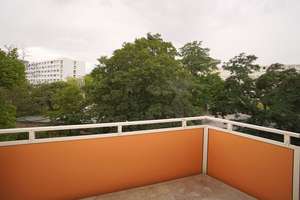 + WG-geeignete Wohnung in Bernsdorf + Gemütliche 3 Raum-Whg. mit Einbauküche, Balkon & Tageslichtbad – Fabriciusstraße 10, 9126 Bernsdorf, Chemnitz – Vorschaubild 6