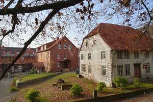 Weitläufiges Gebäude-Ensemble mit vielseitigen Möglichkeiten für Visionäre; Fokus Fitnessstudio – Die vollständige Adresse der Immobilie erhältst du vom Anbieter., 31789 Hameln – Vorschaubild 3