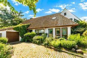 Raum für Generationen: Zwei Wohneinheiten mit ca. 290 m² auf parkähnlichem Grundstück – Die vollständige Adresse der Immobilie erhältst du vom Anbieter., 28717 Lesum, Bremen – Vorschaubild 29