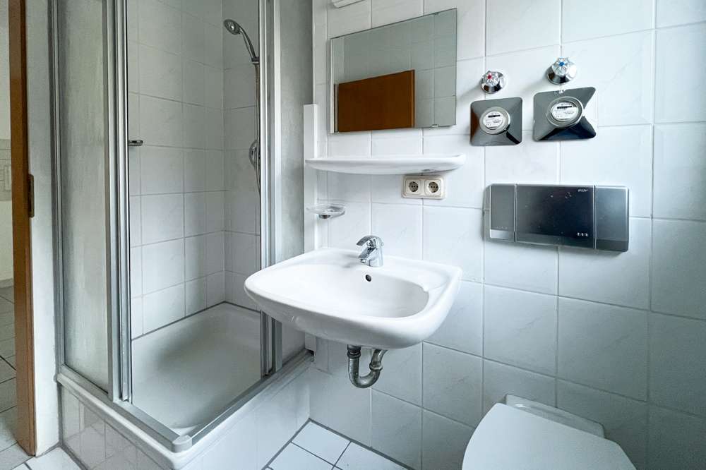 Immobilie in Herbsleben - Renovierte & bezugsbereite Eigentumswohnung mit Balkon & Stellplatz - Bild 8