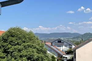Wohnen in unverbaubarer Aussichtslage – 4 Zi.-DG-Wohnung mit Garage ! – Die vollständige Adresse der Immobilie erhältst du vom Anbieter., 72770 Ohmenhausen, Reutlingen – Vorschaubild 5