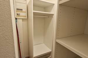 Möblierte, frisch renovierte 1,5-Zimmer-Wohnung in Bochum-Linden mit abgeschlossenem Parkplatz – Hattinger Straße 574, 44879 Linden, Bochum – Vorschaubild 7
