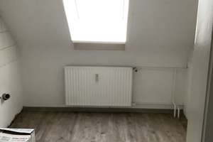 Gemütliche 2 Zimmer-Dachgeschosswohnung in Senne zu vermieten – Klashofstr. 17, 33659 Senne, Bielefeld – Vorschaubild 2