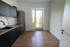 Gemütliche Kaßbergwohnung mit Balkon und Einbauküche