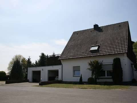 Freistehendes 2 Familienhaus Mit Traumhaftem Grundstuck In Haltern Am See Lippramsdorf