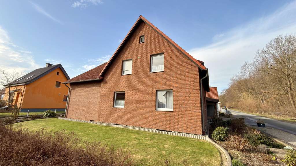 Immobilie in Dörentrup - Gepflegtes Zweifamilienhaus - in ruhiger Siedlungslage direkt am Wald  - Bild 3
