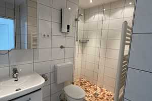 2-Zimmer-Wohnung mit Dusche und Balkon – Am Brückensteg 12, 41065 Mönchengladbach – Vorschaubild 1