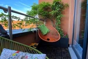 Urban wohnen mit Weitblick – großzügige Maisonette mit drei Balkonen