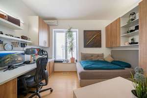 Exklusives Stadthaus mit sonniger Terrasse in Augsburg-Lechhausen zu verkaufen! – Die vollständige Adresse der Immobilie erhältst du vom Anbieter., 86165 Lechhausen-Süd, Augsburg – Vorschaubild 10