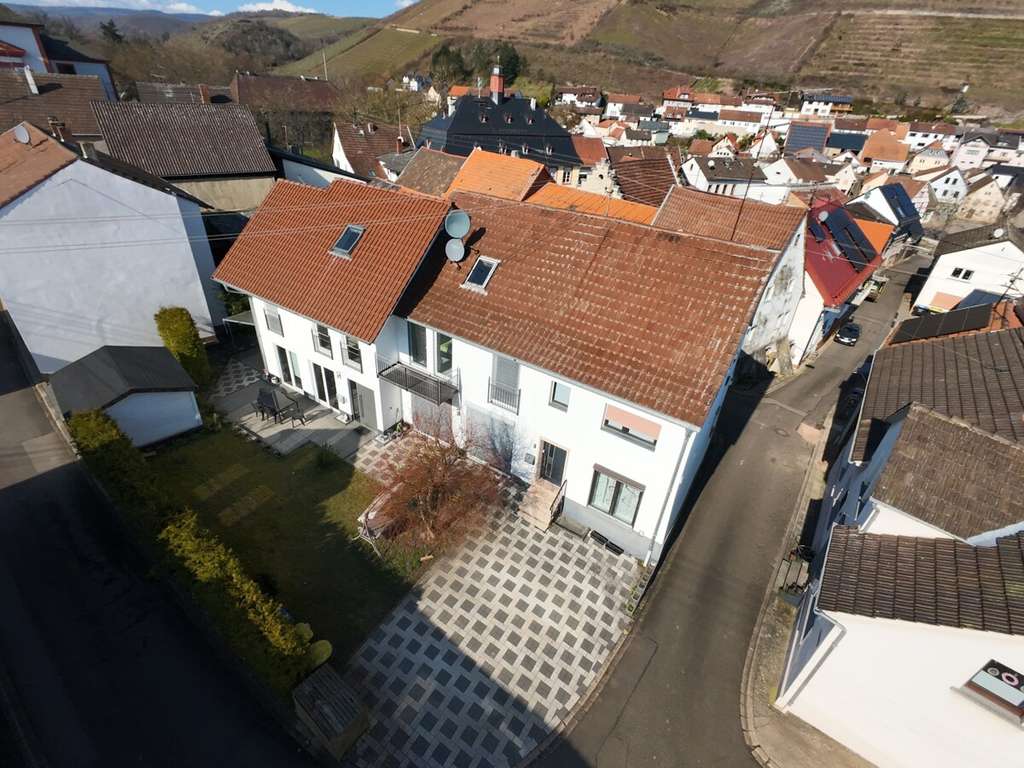 Immobilie in Wallhausen - Direkt einziehen & wohlfühlen! Aufwendig saniertes EFH inkl. Garten & Anbau mit ELW in Wallhausen! - Bild 3