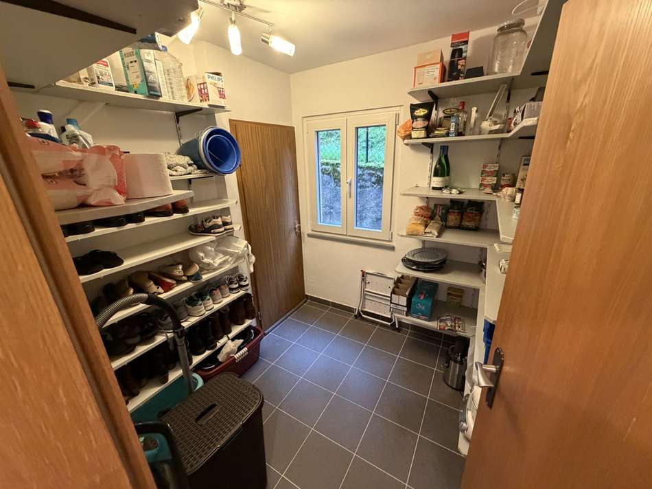 EG-Abstellraum/Kellerabgang