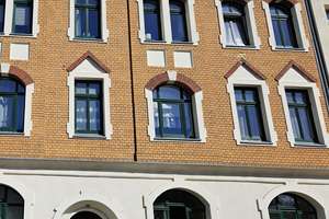 Gründerzeitcharme, zeitlos solide Wertanlage, denkmalgerecht saniert, 3 Zimmer mit Balkon