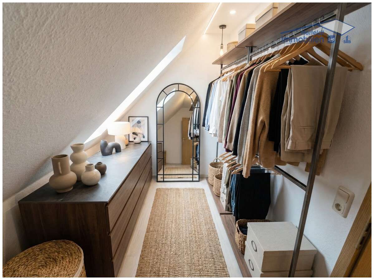 Immobilie in Klosterlechfeld - Exklusive 3,5-Zimmer-Maisonette in ruhiger Lage mit Balkon & 4 Stellplätzen - sofort bezugsfrei - Bild 6