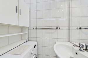BIEBRICHER ALLEE - HELLES APARTMENT MIT BALKON, TAGESLICHTBAD UND KELLER – Die vollständige Adresse der Immobilie erhältst du vom Anbieter., 65187 Biebrich, Wiesbaden – Vorschaubild 9