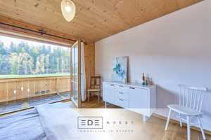 Energieeffizientes Einfamilienhaus mit weitläufigem, sonnigem Garten und viel Platz für die Familie. – Miesbach (Kreis) – Vorschaubild 1