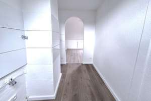 Ein Rückzugsort hoch oben – Dachwohnung mit Charme / A retreat up high – charming top-floor apartmen – Gartsträucherstraße 92, 47137 Untermeiderich, Duisburg – Vorschaubild 9