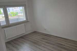 KOMPLETT RESTAURIERTE 2-ZIMMER-WOHNUNG MIT BALKON IM ERDGESCHOSS EINES GEPFLEGTEN MEHRFAMILIENHAUS – Loborner Straße 25, 42859 Blumental, Remscheid – Vorschaubild 8