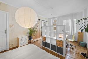 *Ruhig gelegen & lichtdurchflutet* 2-Zimmer-Altbauwohnung mit Flair im Boxhagener Kiez! – Boxhagener Str. 51, 10245 Friedrichshain, Berlin – Vorschaubild 4
