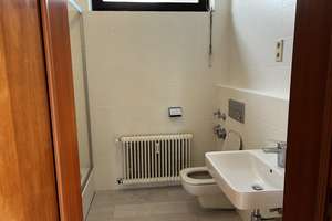 Vollständig renovierte 4,5-Zimmer-Wohnung mit Balkon und Einbauküche in Leonberg – Die vollständige Adresse der Immobilie erhältst du vom Anbieter., 71229 Leonberg – Vorschaubild 11
