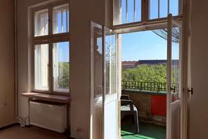 Altbau in Platzlage - sanierungsbedürftige 3-Zimmer Wohnung mit Balkon und Fahrstuhl! – Goslarer Platz 5, 10589 Charlottenburg, Berlin – Vorschaubild 6