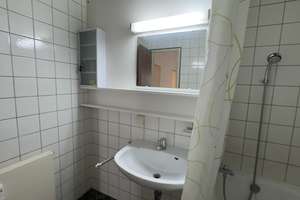 (Anfragen nur per eMail) -Ruhige und gepflegte Drei-Zimmer-Küche-Bad Wohnung  in Darmstadt-Wixhausen – In den Wingerten 1, 64291 Wixhausen, Darmstadt – Vorschaubild 10