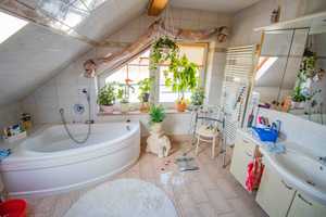 Charaktervolles Zweifamilienhaus mit Weitblick & Garten in Nimritz | Wohnen & Arbeiten vereint – Im Weinberg 11, 7318 Saale-Orla-Kreis – Vorschaubild 17
